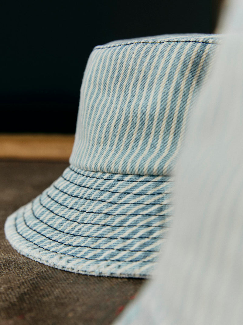 hickory stripe bucket hat - Model