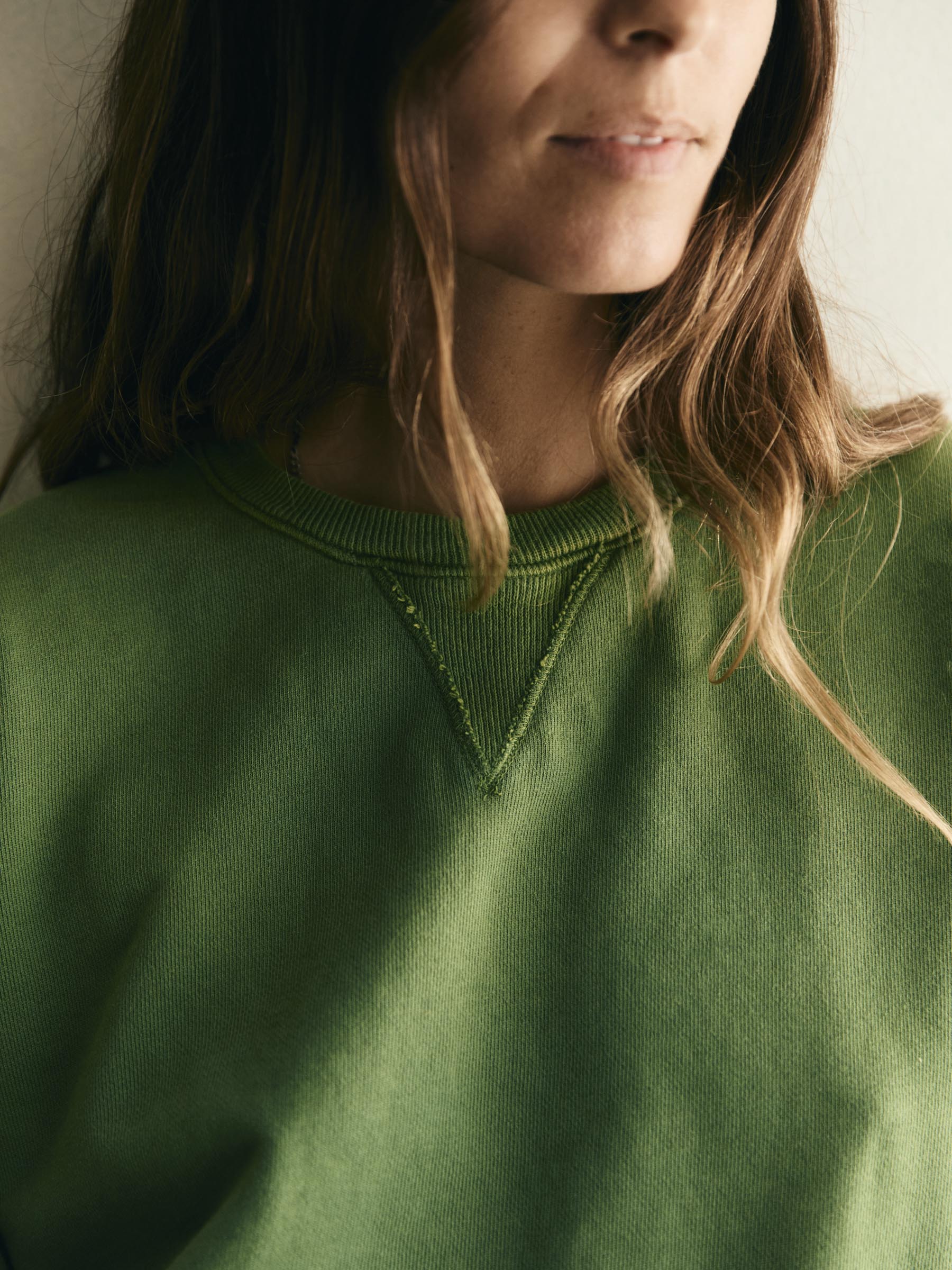 hilts sweatshirt sunfaded green – imogene + willie