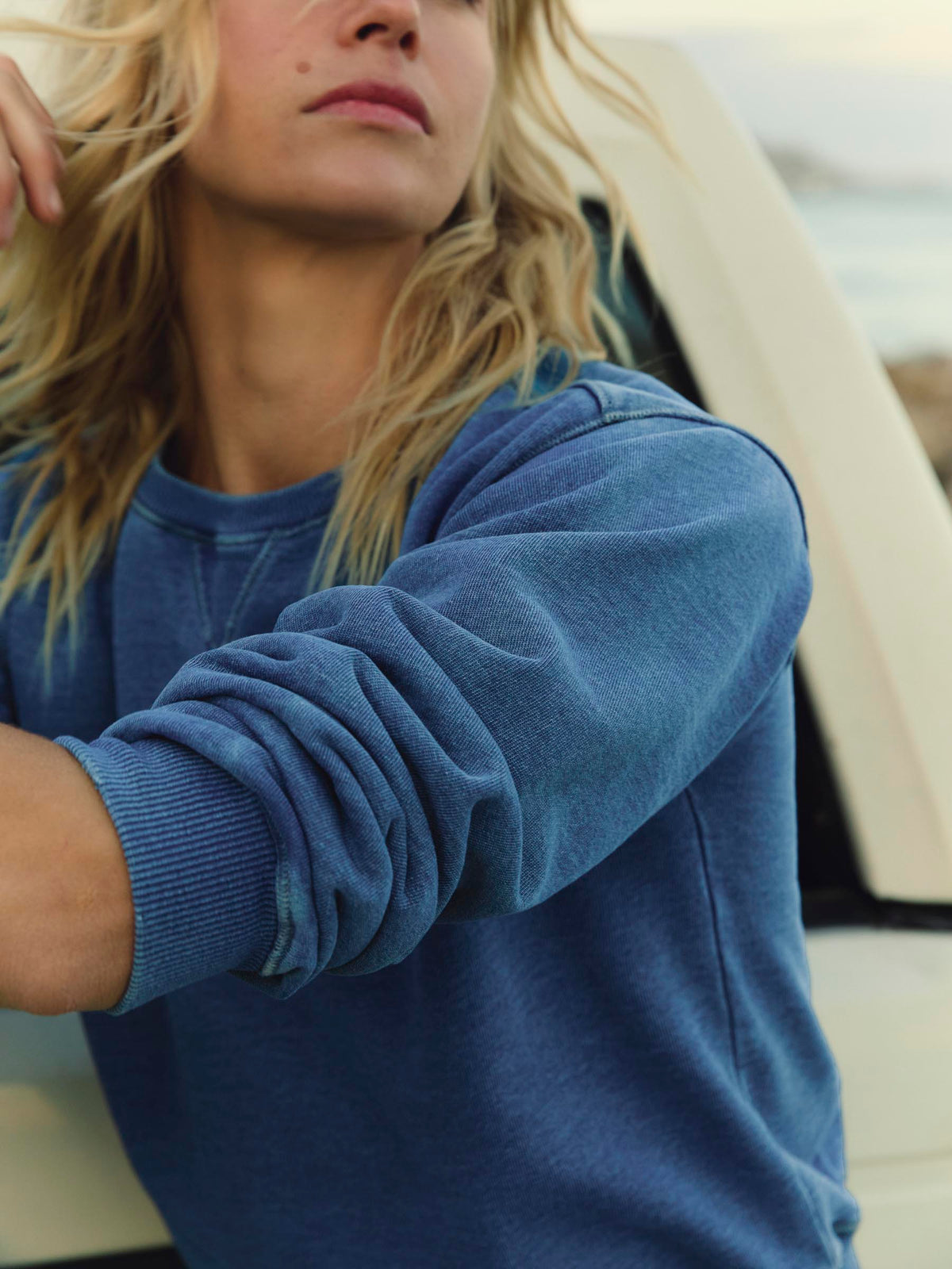 penny sweatshirt in washed indigo