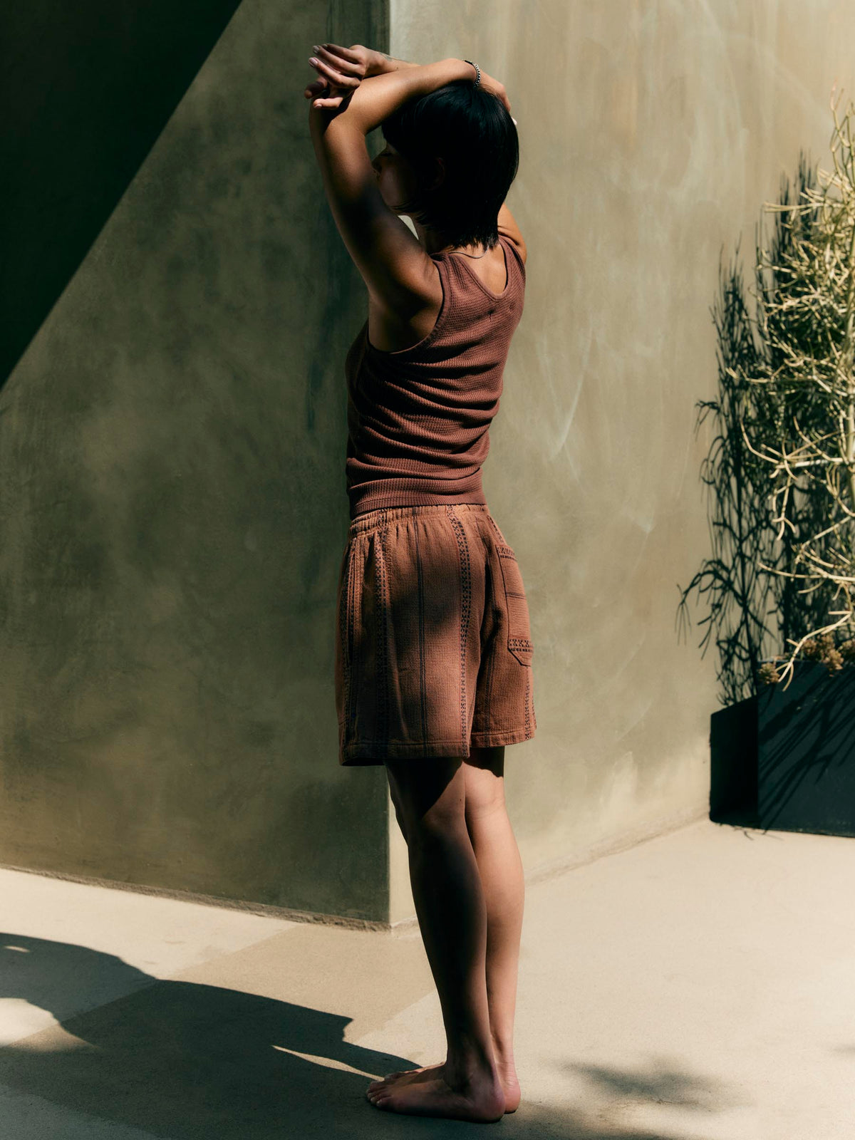 lagos lounge short in brown