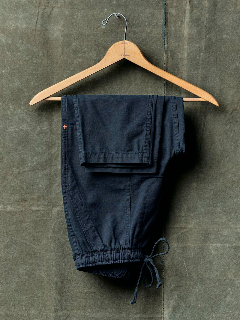 ventura chore pant in navy - Model