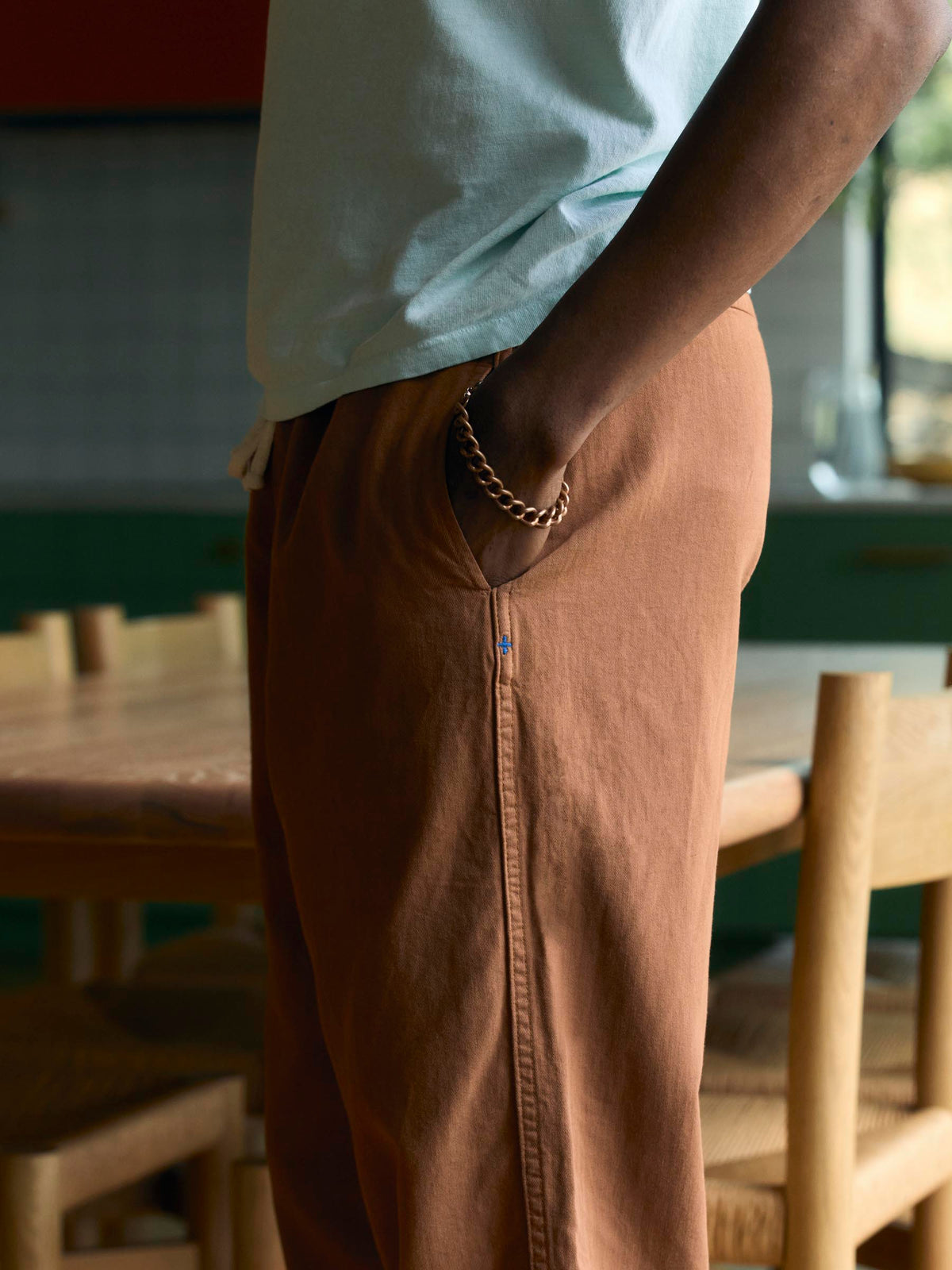 lounge pant in field brown