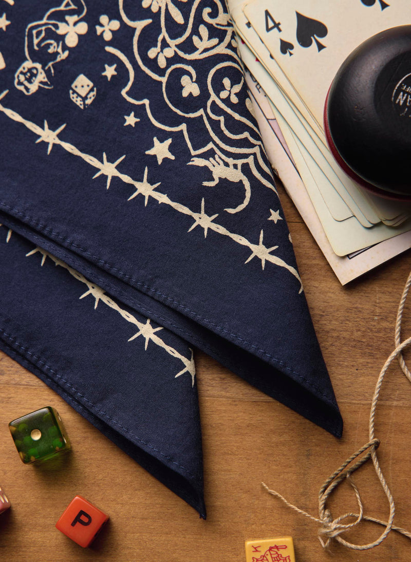 the "good luck" bandana - Model