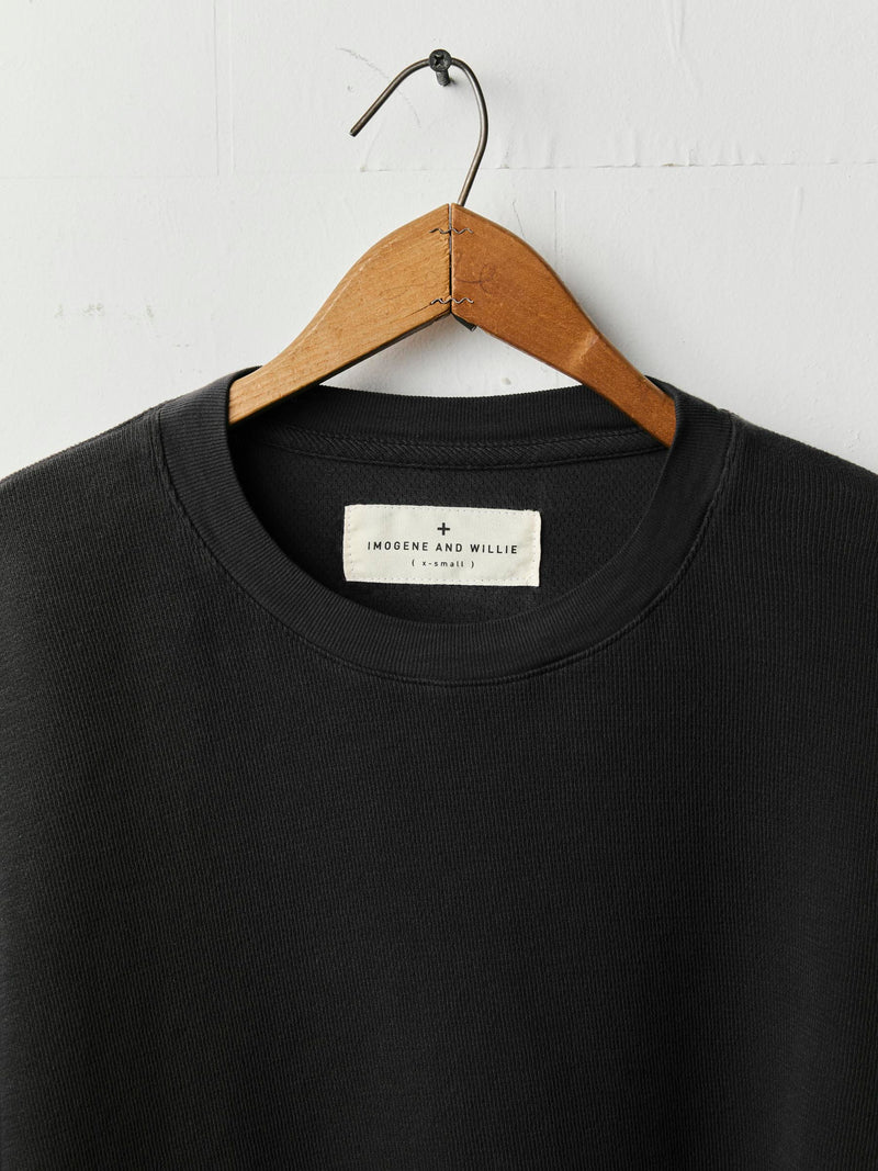 long sleeve midweight crew in faded black - Model