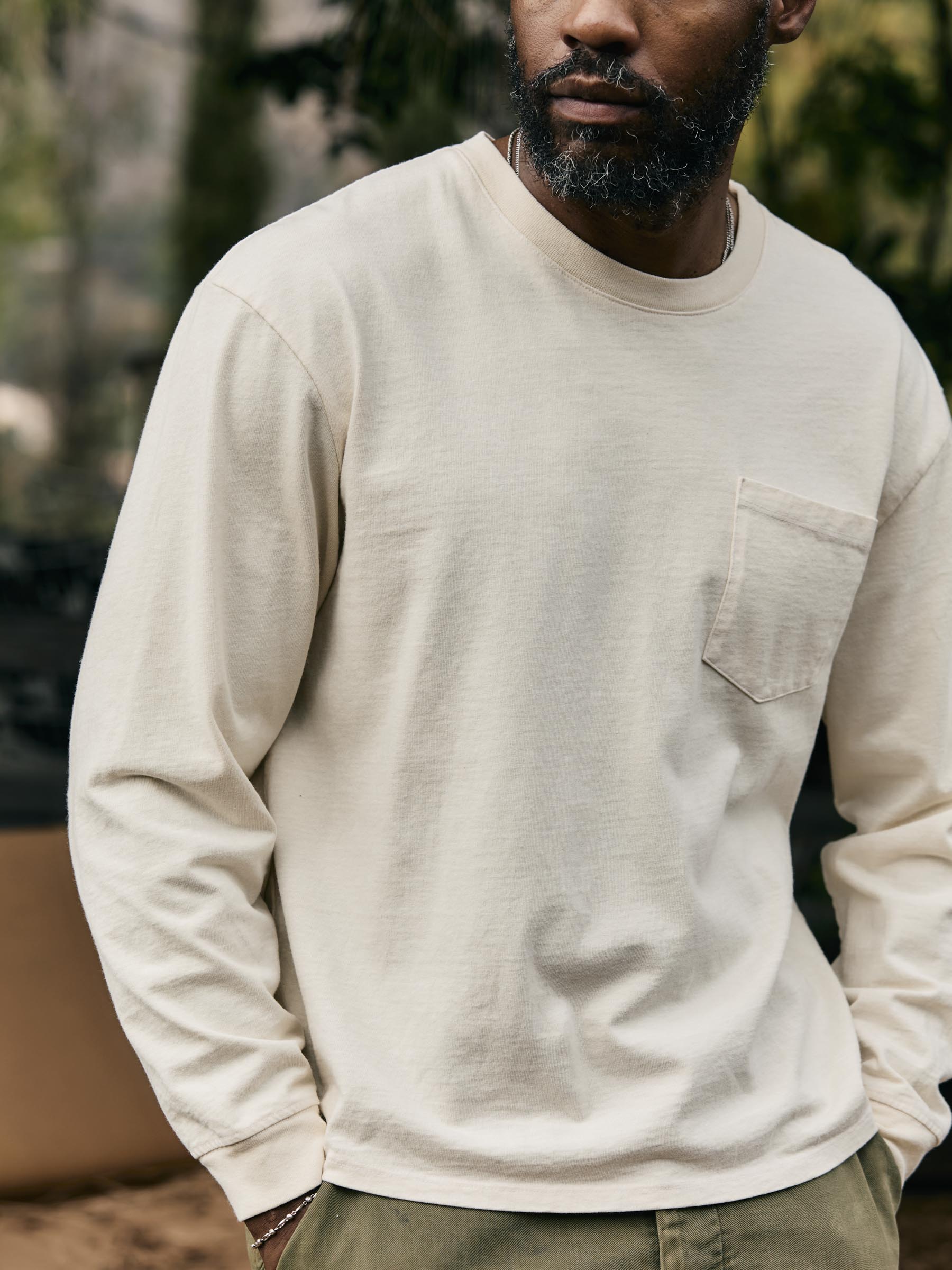 long sleeve pocket tee in vintage white – imogene + willie