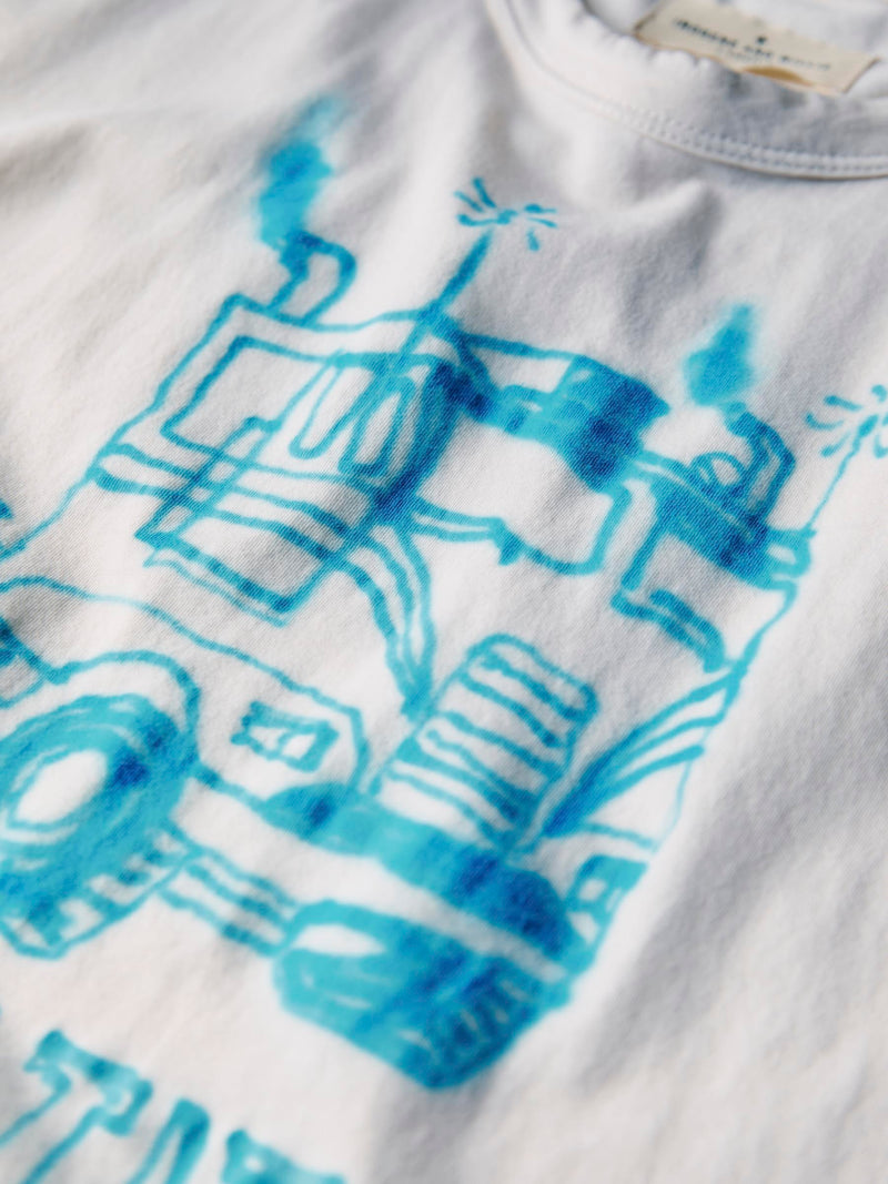 handpainted "title" tee - Model