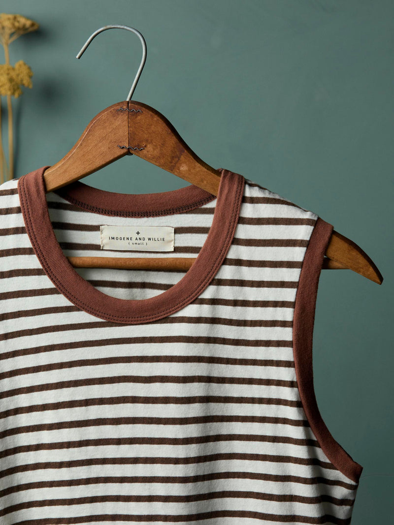muscle tank in brown stripe - Model