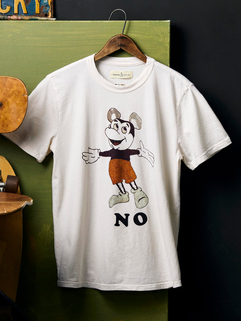 the "no" tee - Model