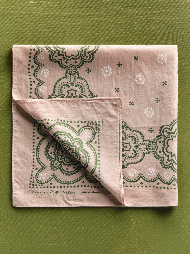 the "pink stone" bandana - Model