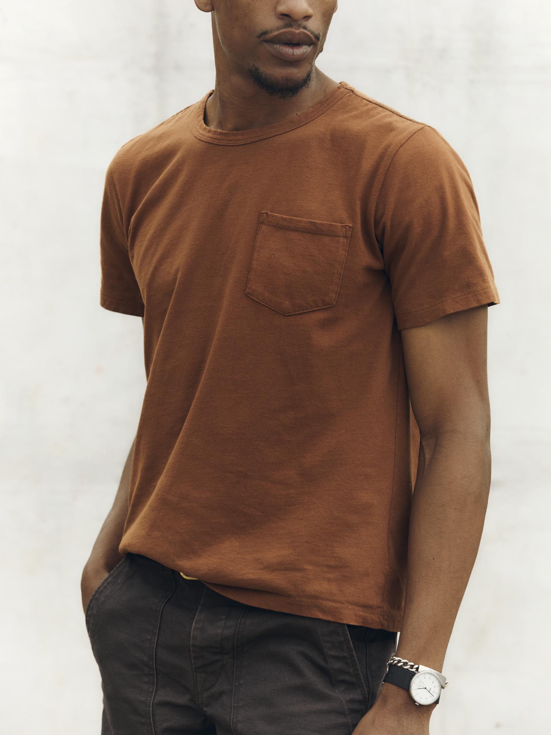 pocket tee in rust – imogene + willie