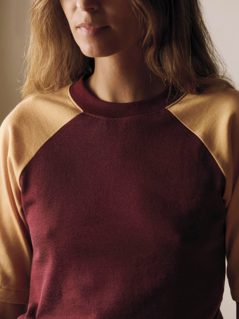knit raglan crew in maroon - Model