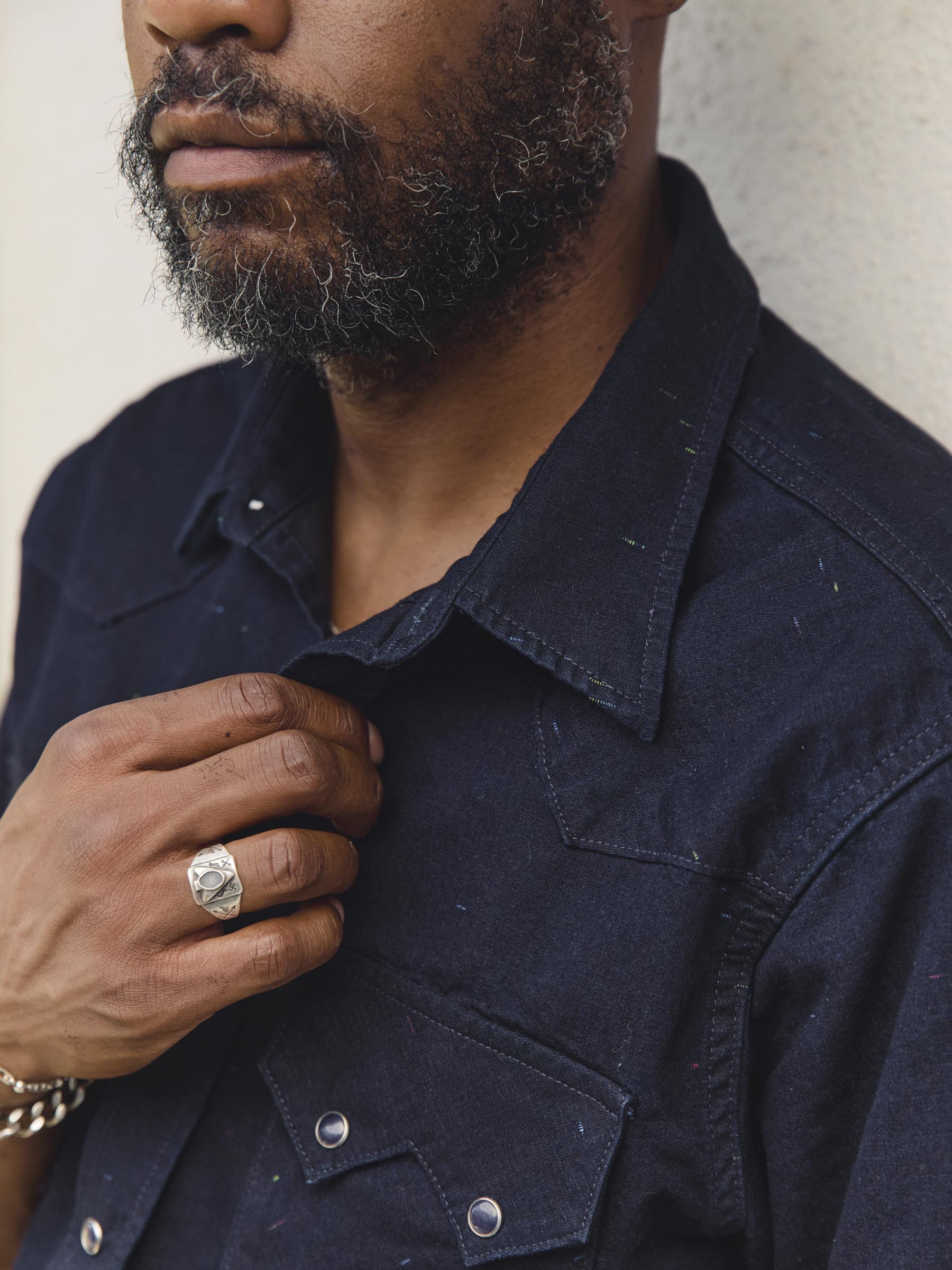 sawtooth pearl snap in reverse black indigo nep – imogene + willie