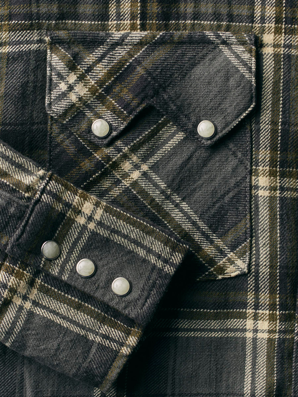 sawtooth pearl snap in caldera