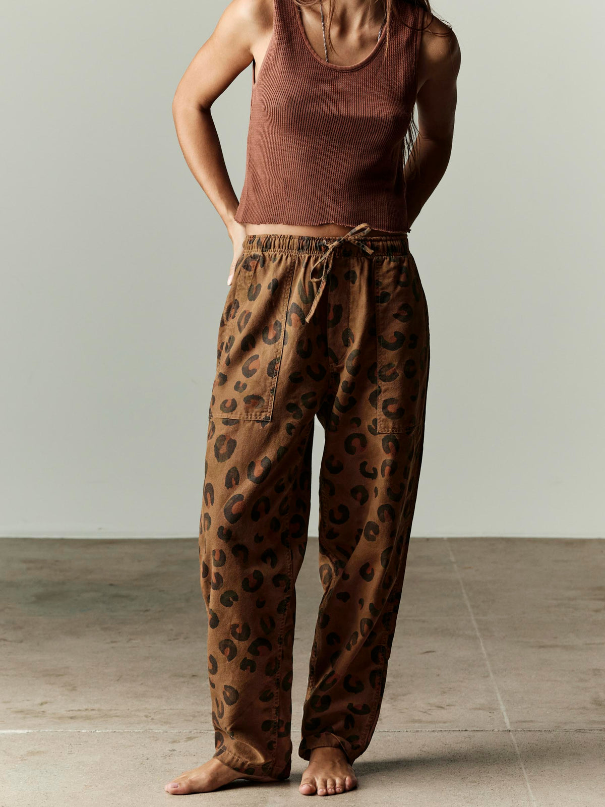 ventura chore pant in brown rosette