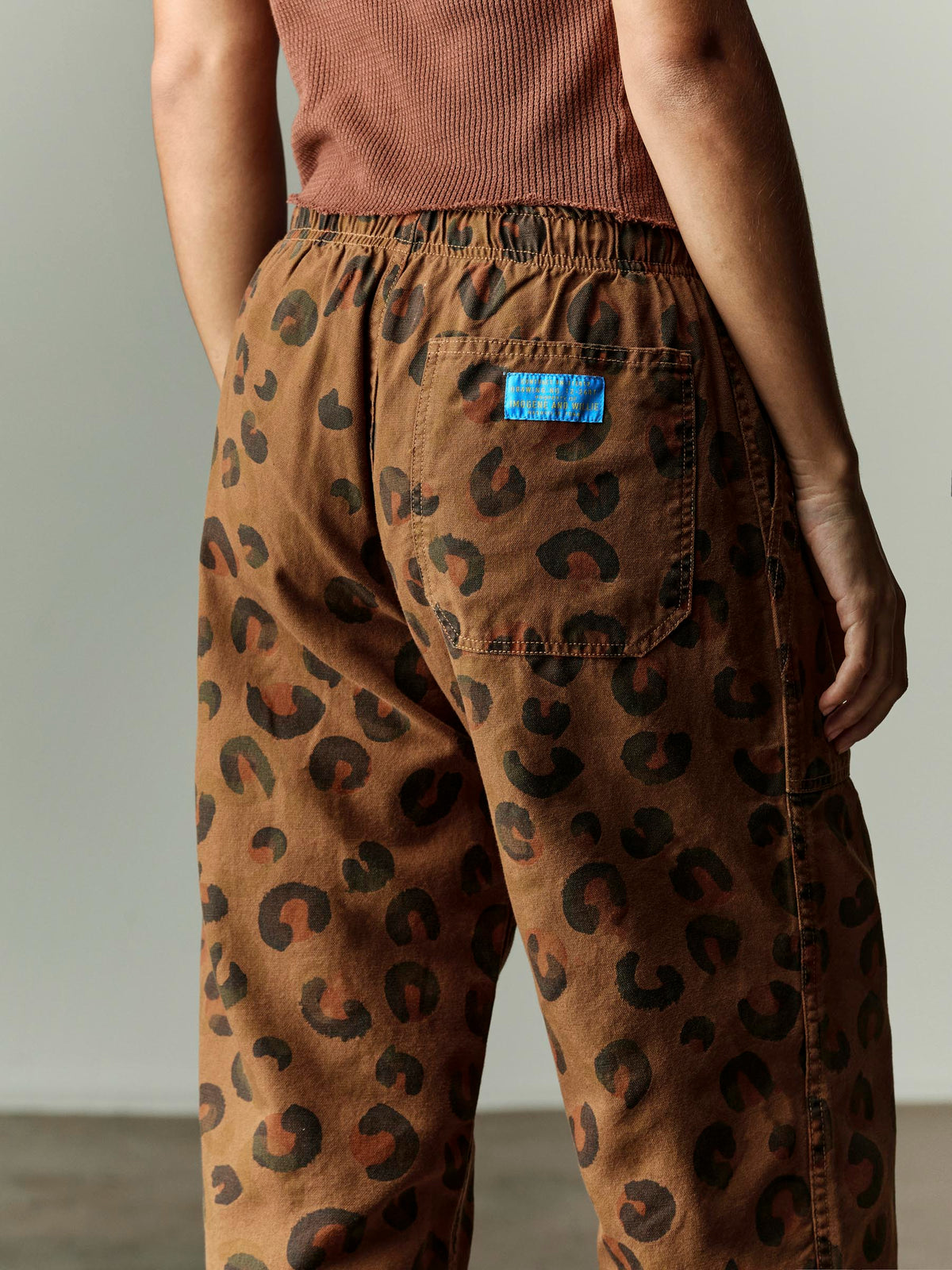 ventura chore pant in brown rosette