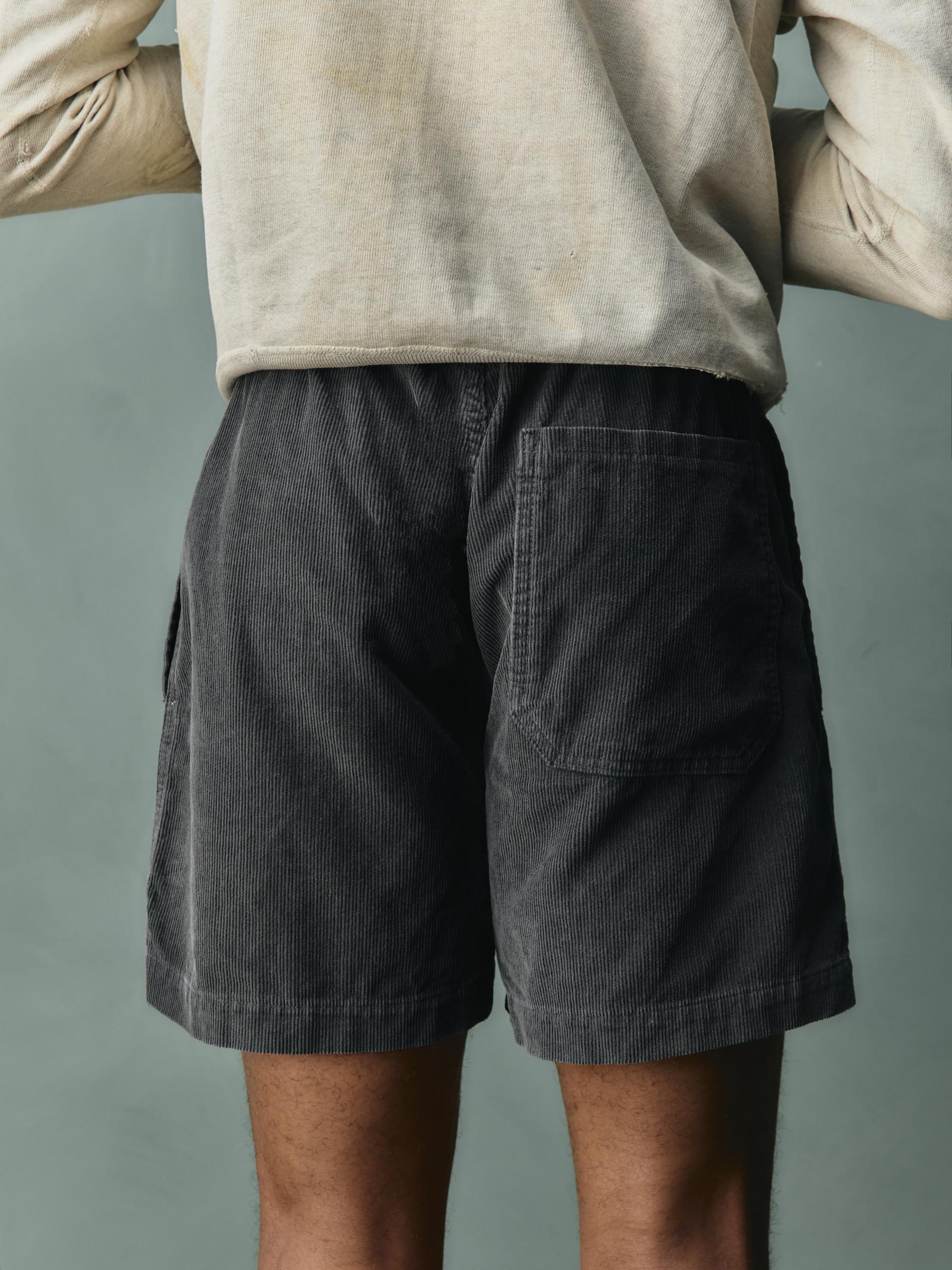 the lounge short in sunfaded black cord – imogene + willie
