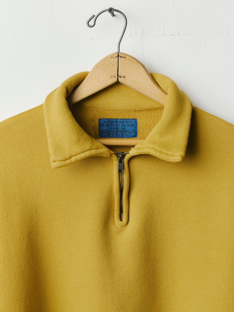 the quarter zip gold pullover - Model