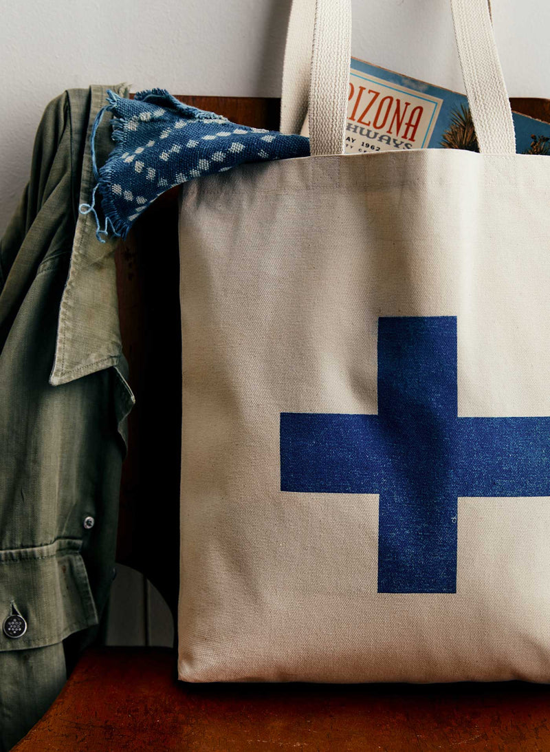 the i+w canvas tote