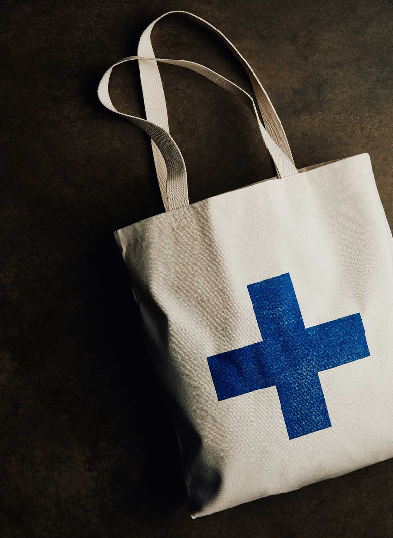 the i+w canvas tote